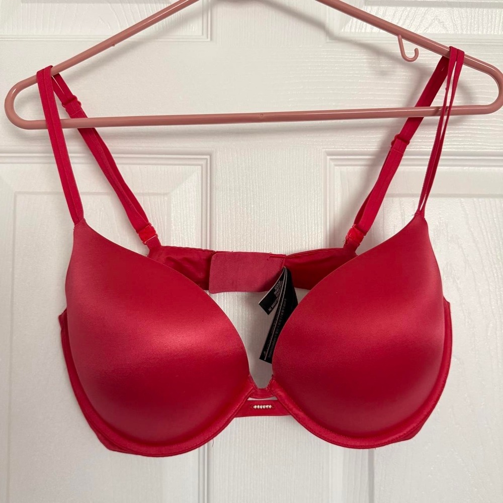 Victoria's Secret very sexy push-up bra size 36D red